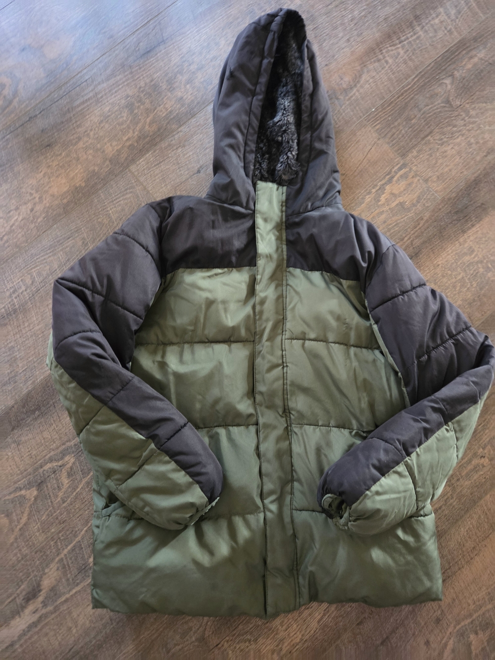 Boys Puffer Coat Olive Green & Black 10/12